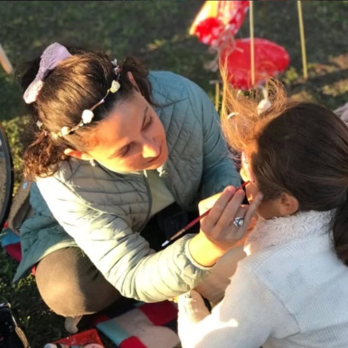 Logo y Foto de Perfil de Pinychaz Maquillaje